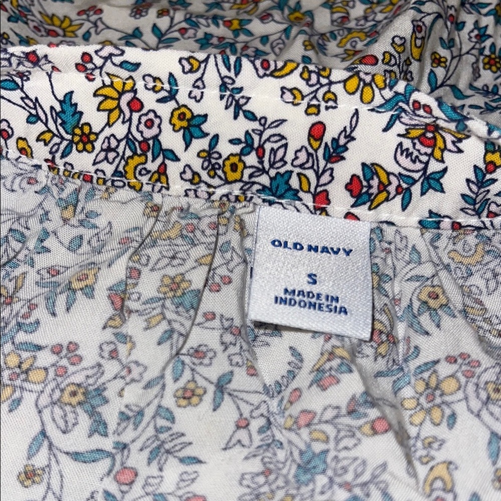 Old Navy Blue and White Fitted Long Sleeve Blouse NWOT - Picture 3 of 4